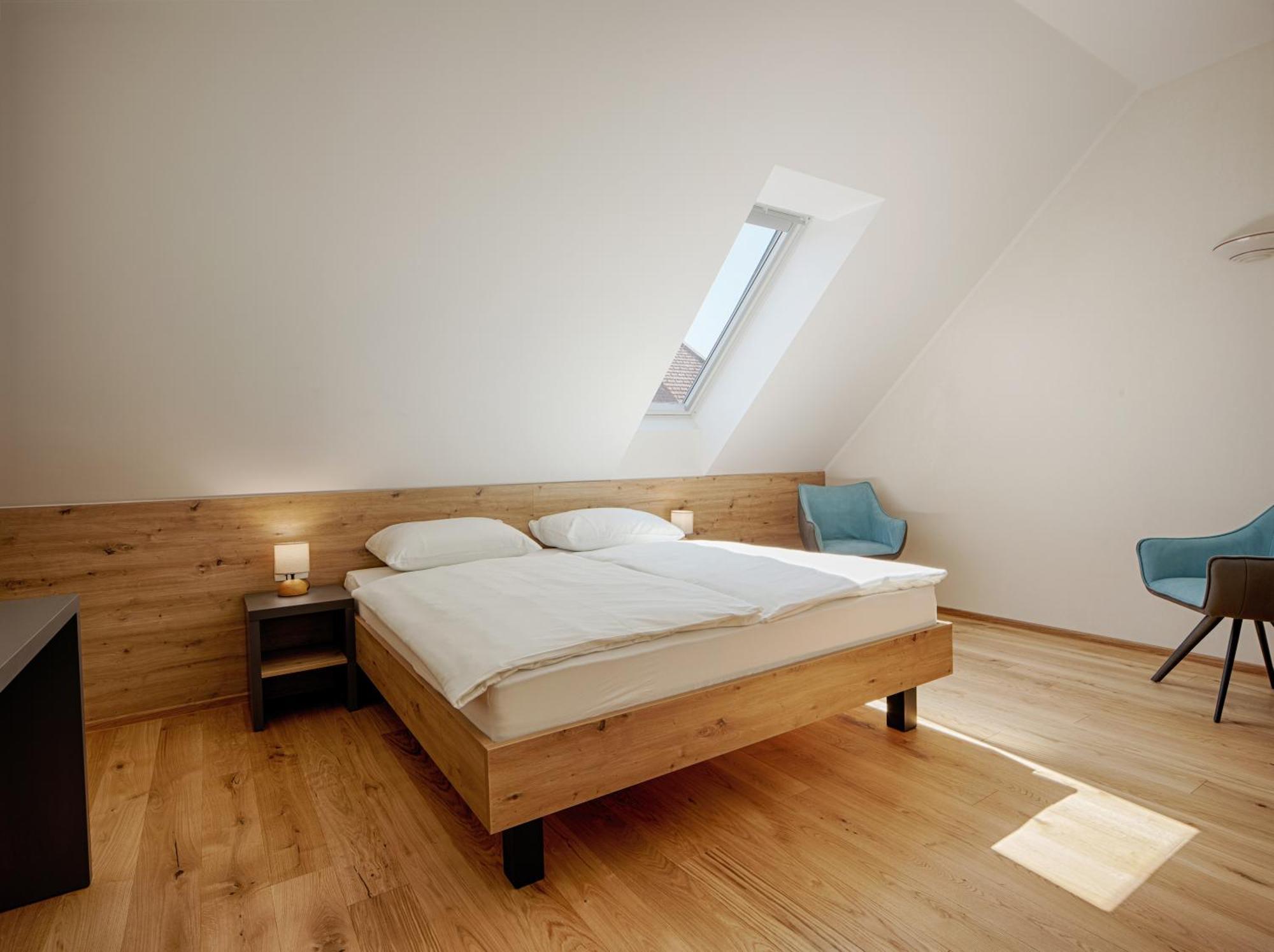 Guesthouse Tursic Vrhnika Eksteriør bilde
