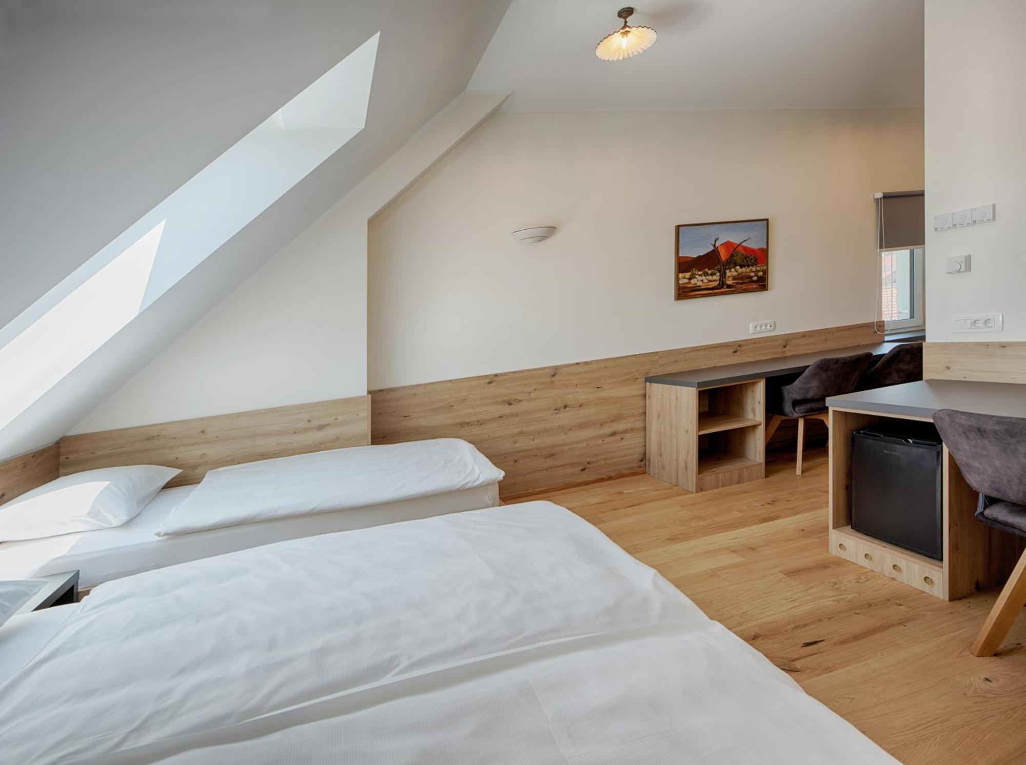 Guesthouse Tursic Vrhnika Eksteriør bilde