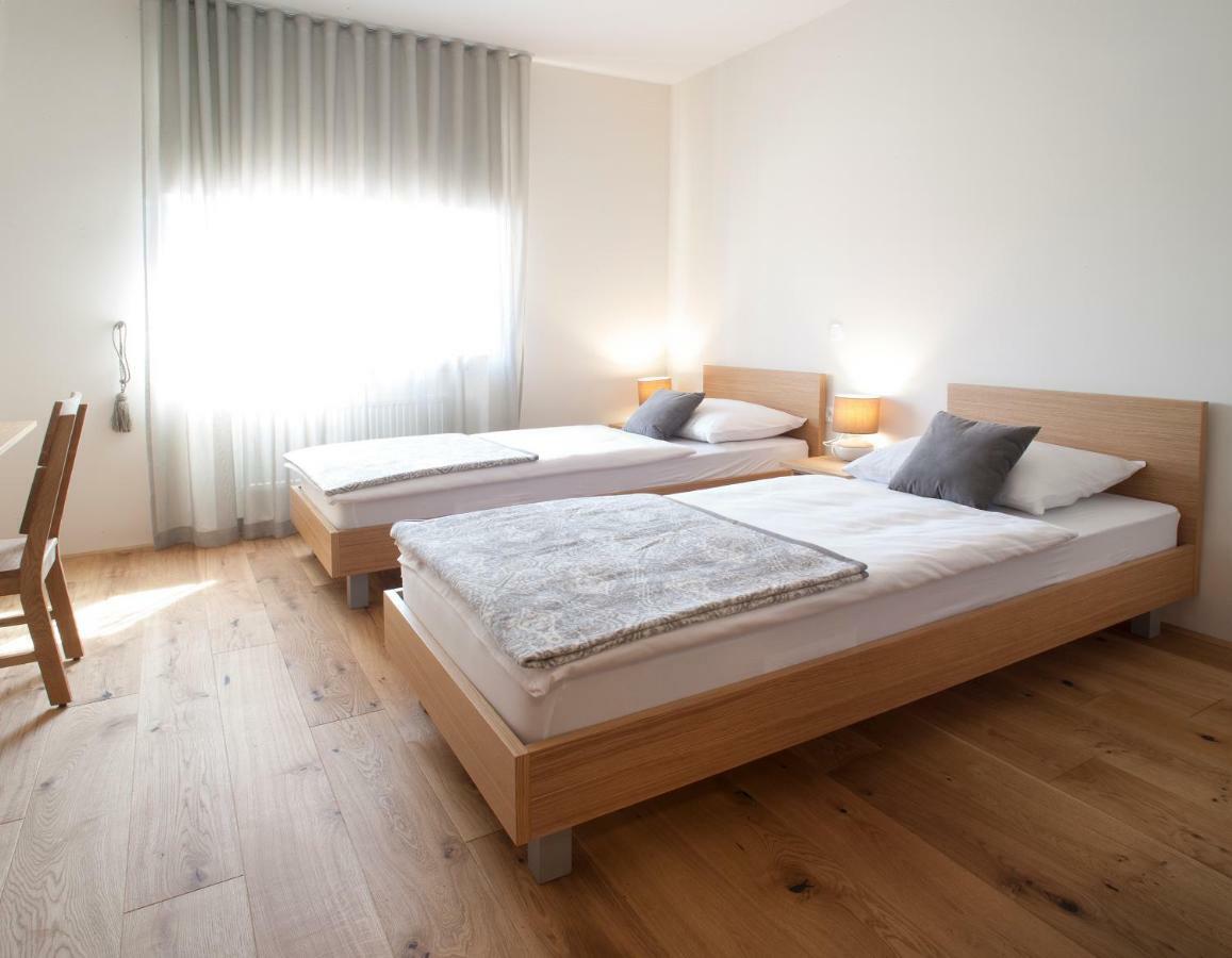 Guesthouse Tursic Vrhnika Eksteriør bilde